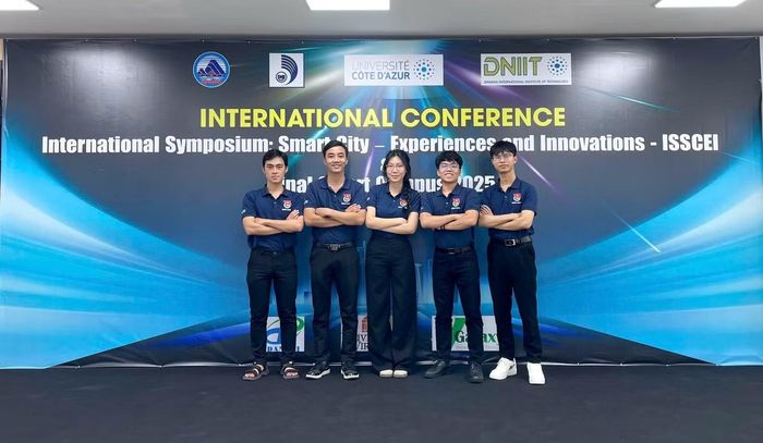 Tham gia báo cáo tại vòng Chung kết cuộc thi 'Smart Campus Châu Á - Thái Bình Dương', năm 2025.