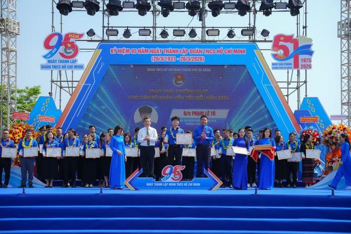 Lê Tú nhận Giải thưởng “26/3” cấp TP. Đà Nẵng, năm 2026.