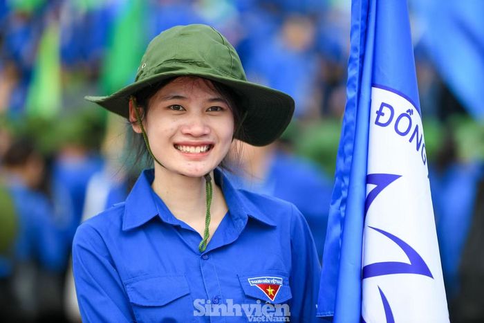 Nữ sinh viên tham gia chiến dịch 'Mùa Hè Xanh' 2026.