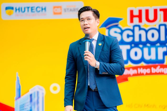  Th.S VÕ NGỌC NHƠN, Phó Giám đốc Trung Tư vấn tuyển sinh, Trường ĐH Công nghệ TPHCM 