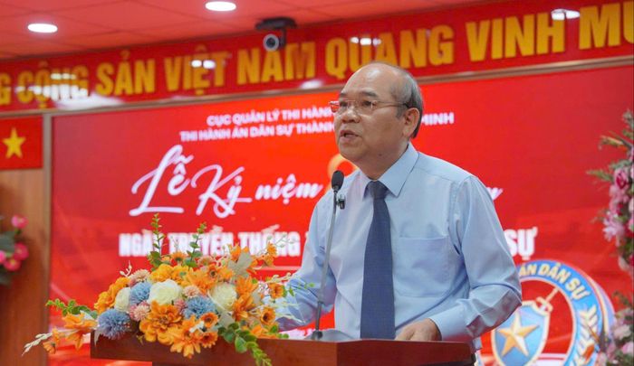  Phó Chủ tịch UBND TPHCM Trần Văn Bảy phát biểu tại buổi lễ 