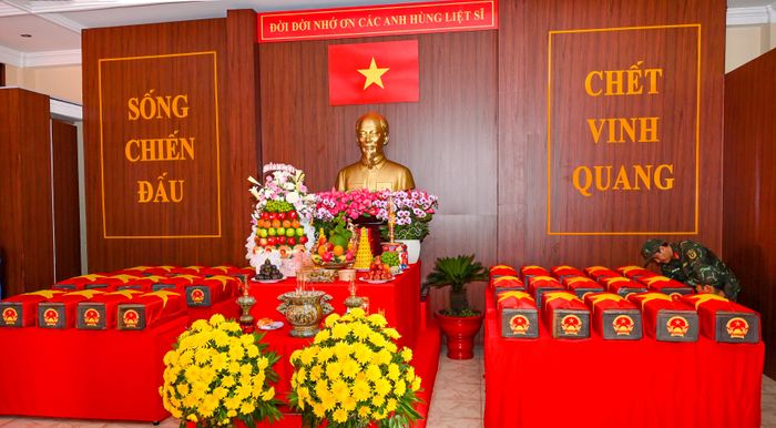  Hài cốt được bảo quản trang nghiêm tại Đền thờ Liệt sĩ công viên Lê Thị Riêng. Ảnh: MẠNH THẮNG 
