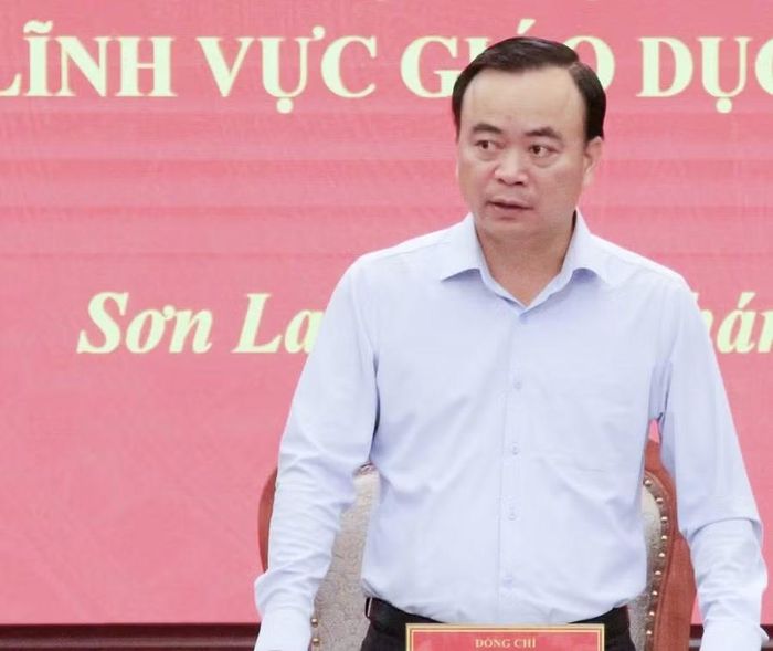 Ông Hà Trung Chiến, Phó Chủ tịch UBND tỉnh Sơn La phát biểu.