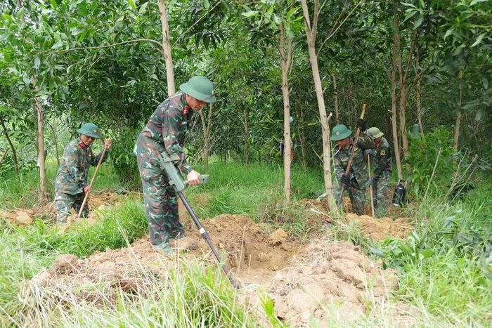 Sau khi có thông tin, các lực lượng quân đội triển khai tìm kiếm hài cốt liệt sĩ.