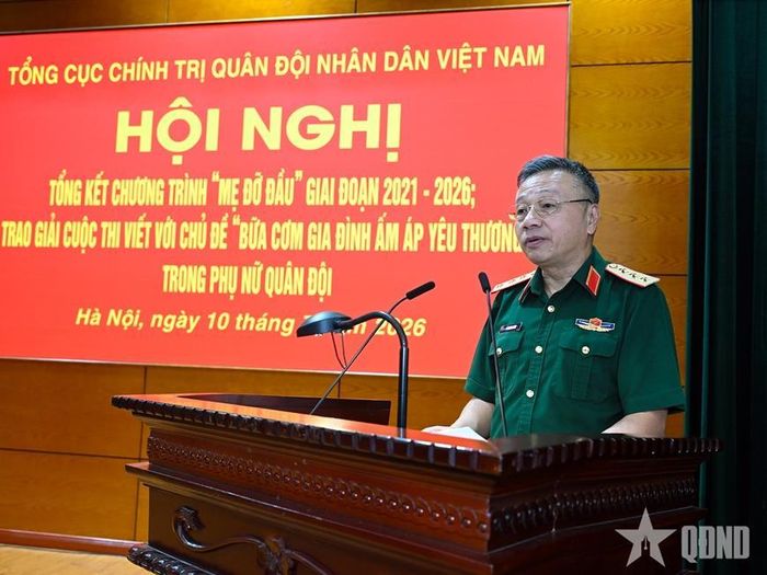 Thượng tướng Lê Quang Minh, Phó chủ nhiệm Tổng cục Chính trị Quân đội nhân dân Việt Nam phát biểu chỉ đạo hội nghị. Ảnh: qdnd.vn