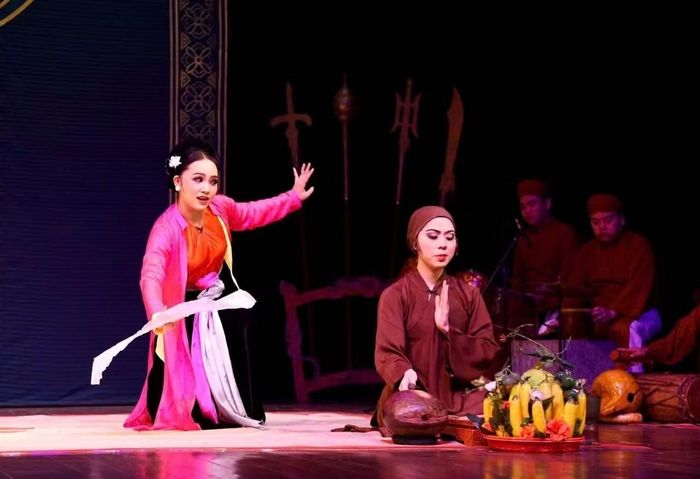 Vở chèo Quan âm Thị Kính do Nhà hát Sân khấu Truyền thống Quốc gia Việt Nam dàn dựng