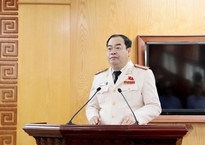Đại tá Bùi Quyết Toán - Giám đốc Công an tỉnh Lai Châu, phát biểu nhận nhiệm vụ tại hội nghị