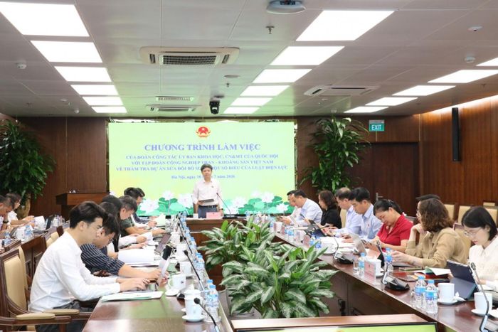 Toàn cảnh chương trình làm việc giữa Ủy ban Khoa học, Công nghệ và Môi trường của Quốc hội với TKV.
