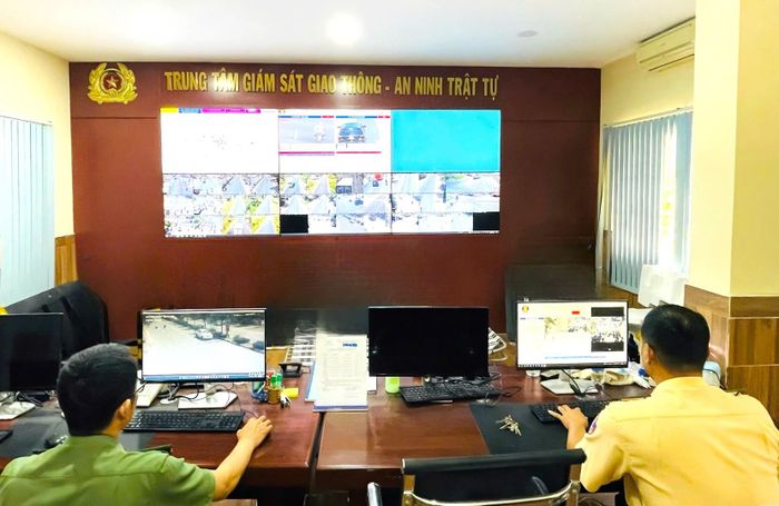Trung tâm giám sát giao thông – an ninh trật tự hoạt động liên tục 24/7.