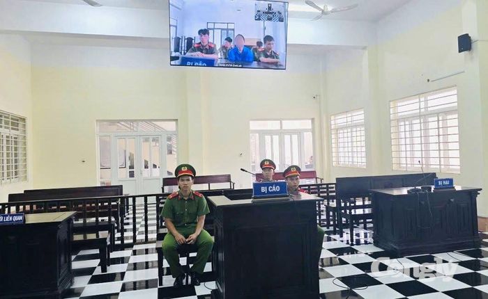Bị cáo Hoàng Văn Hồng đang bị tạm giam trong một vụ án khác tại Trại tạm giam số 2, Công an tỉnh Đắk Lắk.