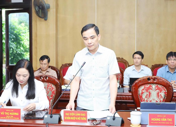 Đại diện Sở Nông nghiệp và Môi trường Thanh Hóa nêu một số vướng mắc trong thực hiện Chương trình MTQG trên địa bàn. Ảnh: Quỳnh Trâm