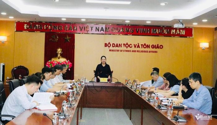 Các đại biểu tham dự cuộc họp