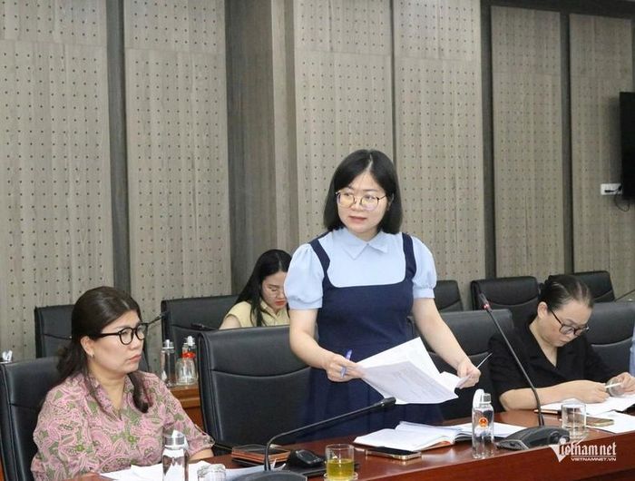 Đại diện Bộ Tư pháp góp ý tại cuộc họp