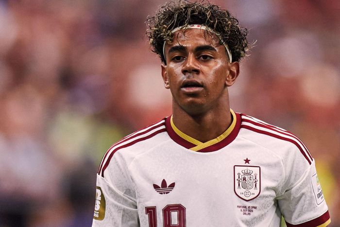 Yamal thay đổi rất nhiều trong cách chơi bóng. Ảnh: SeFutbol