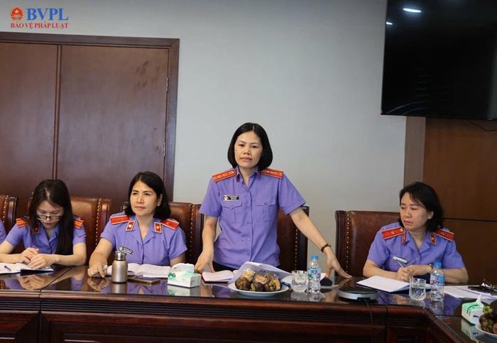  Đại diện Văn phòng Đảng ủy VKSND tối cao phát biểu.