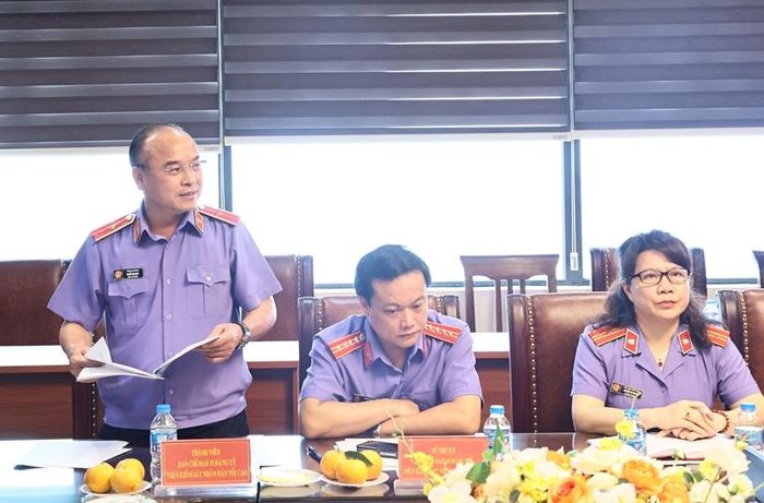  Đồng chí Nguyễn Văn Khoát, Hiệu trưởng Trường Đại học Kiểm sát phát biểu tại Hội nghị.
