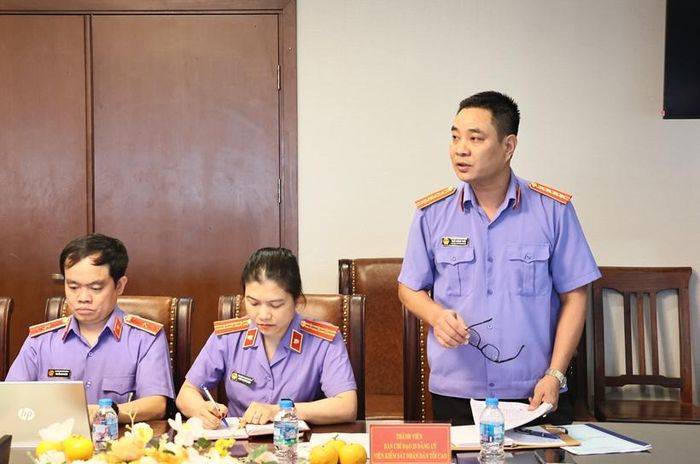  Đồng chí Ngô Hùng Thái, Phó Chánh Văn phòng Đảng ủy VKSND tối cao báo cáo tình hình hoạt động của cộng tác viên Ban Chỉ đạo 35.