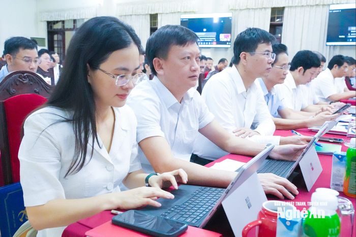 Các đại biểu tham gia cuộc họp. Ảnh: Mai Hoa