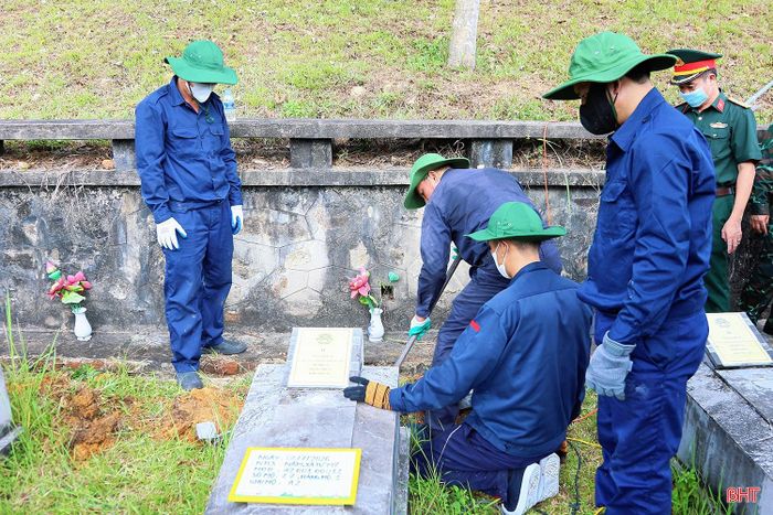 Trung tá Bùi Đình Quận (Tiểu Đội trưởng Đội Quy tập, Phòng Chính trị Bộ Chỉ huy Quân sự tỉnh) chia sẻ: “Công việc khai quật, lấy mẫu hài cốt liệt sĩ đòi hỏi phải được thực hiện chính xác, đúng quy trình để bảo đảm chất lượng mẫu phục vụ giám định. Anh em luôn xác định rõ trách nhiệm, tranh thủ từng thời điểm thuận lợi, nỗ lực đẩy nhanh tiến độ nhưng không vì thế mà làm ảnh hưởng đến chất lượng công việc". 