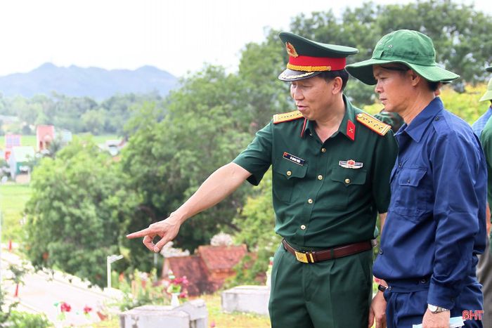 Lãnh đạo Ban Chỉ đạo 515 tỉnh kiểm tra, theo dõi tiến độ và chỉ đạo các lực lượng thực hiện công tác khai quật, lấy mẫu hài cốt tại Nghĩa trang Liệt sĩ Nầm, bảo đảm mọi công đoạn được triển khai chặt chẽ, đúng quy trình chuyên môn.