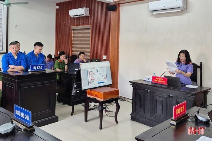 Toàn cảnh phiên xét xử.