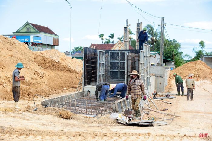 Các đơn vị tập trung nhân lực thi công hoàn thành công trình hạ tầng giao thông, thủy lợi trong năm 2026.