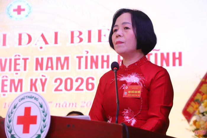 Chủ tịch Hội Chữ thập đỏ tỉnh Lê Thị Mai Hoa khai mạc đại hội.