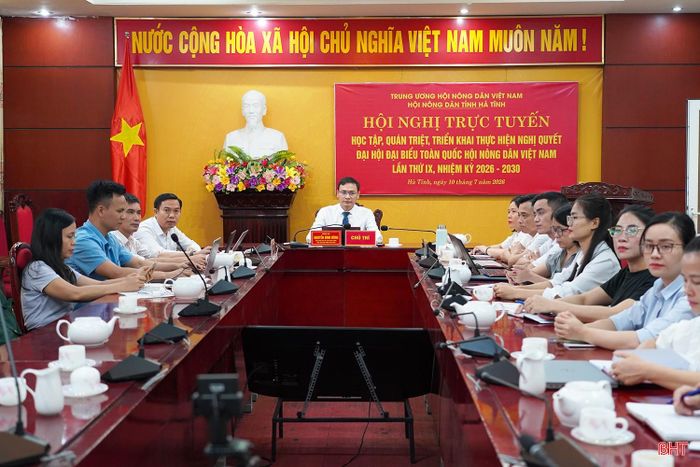 Đại biểu tham dự hội nghị trực tuyến tại điểm cầu Hà Tĩnh.