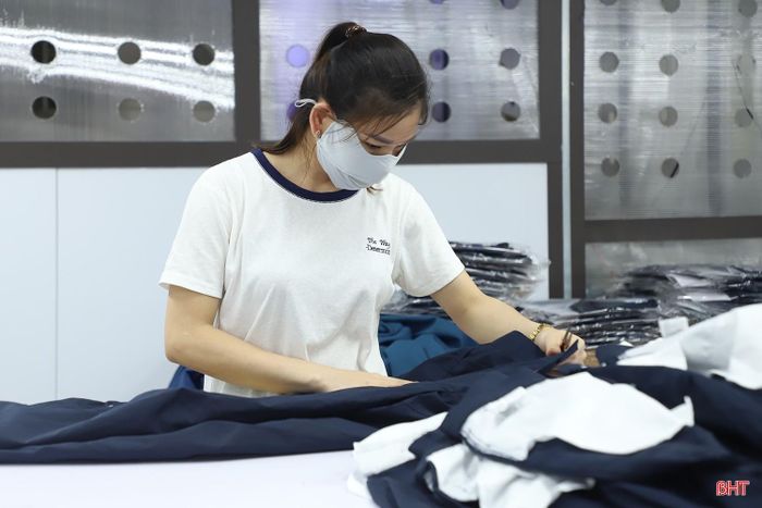 Thiếu lao động, Công ty CP May xuất khẩu MTV gặp khó trong mở rộng dây chuyền sản xuất.