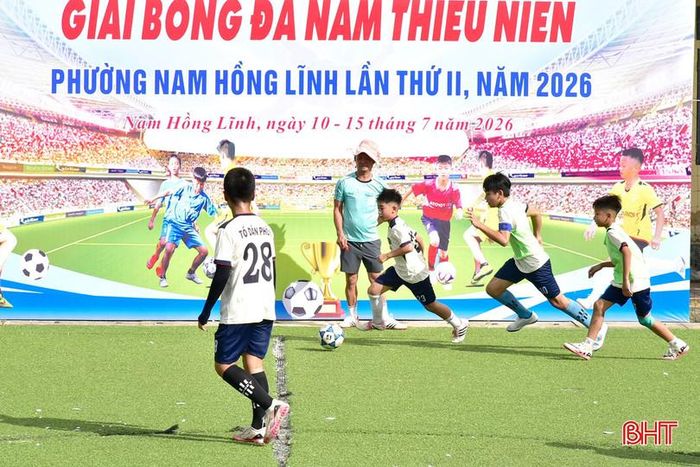  Ngay sau lễ khai mạc, các đội bước vào loạt trận vòng bảng với tinh thần đoàn kết, thân thiện. 