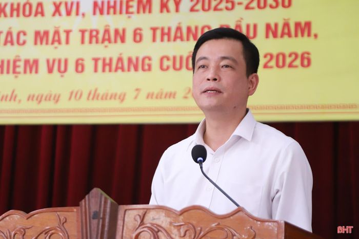 Chủ tịch Ủy ban MTTQ tỉnh Nguyễn Thành Đồng phát biểu tại hội nghị.