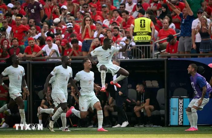 Thắng chung cuộc 2-0 trước Maroc, Pháp trở thành đội đầu tiên tiến vào bán kết World Cup 2026 và sẽ đợi chờ đối thủ tiếp theo của mình sẽ là Tây Ban Nha hay Bỉ. (Ảnh: AFP/TTXVN)