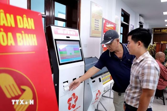 Phường Hòa Bình (Phú Thọ) áp dụng công nghệ, đáp ứng công việc trong sự phát triển hiện nay. (Ảnh: Thanh Hải/TTXVN)
