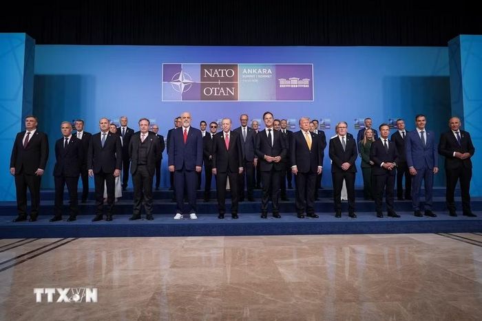Ngày 8/7/2026, Hội nghị thượng đỉnh NATO đã khép lại với nhiều quyết định được đánh giá sẽ định hình giai đoạn phát triển tiếp theo của liên minh, trong đó nổi bật là các cam kết tăng cường đầu tư quốc phòng, thúc đẩy năng lực công nghiệp quân sự, cùng việc châu Âu đảm nhận nhiều trách nhiệm hơn trong cấu trúc an ninh chung. (Ảnh: AA/TTXVN phát)