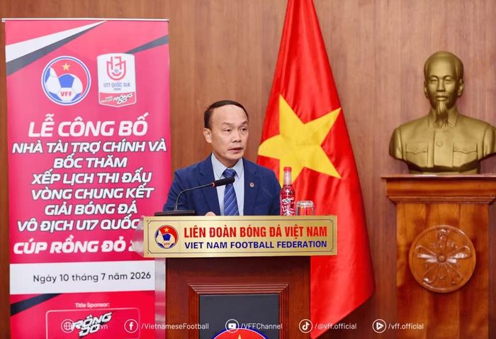 Ông Nguyễn Văn Phú, Tổng Thư ký Liên đoàn Bóng đá Việt Nam phát biểu tại sự kiện. (Ảnh: VFF)