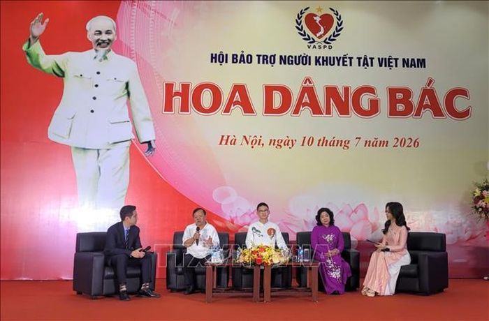 Tọa đàm tại chương trình.