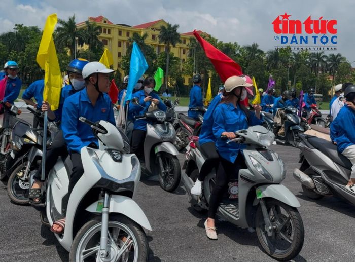 Công tác dân số và phát triển lấy thanh niên làm trung tâm.