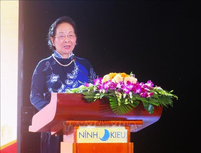 Giáo sư, Tiến sĩ Nguyễn Thị Doan - Chủ tịch Hội Khuyến học Việt Nam - phát biểu tại buổi lễ.