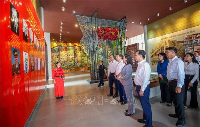 Khu di tích lịch sử cách mạng Bình Thành là nơi ghi dấu nhiều sự kiện lịch sử quan trọng trong hai cuộc kháng chiến chống thực dân Pháp và đế quốc Mỹ xâm lược.