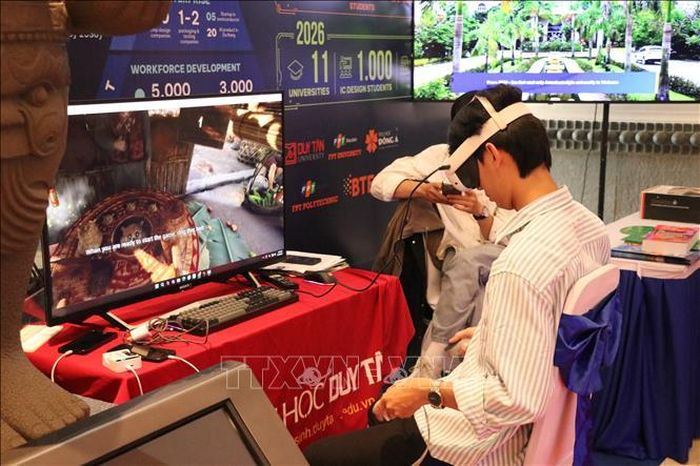 Không gian trưng bày triển lãm tại Hội thảo “Bán dẫn và Công nghệ cao Đà Nẵng 2026” do Ủy ban nhân dân thành phố Đà Nẵng tổ chức.