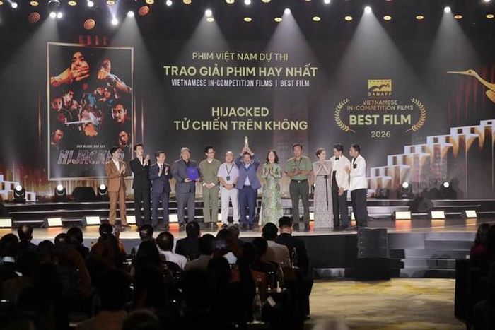 Ngọc Vàng và Kaity xa cách trong sự kiện DANAFF mới đây.