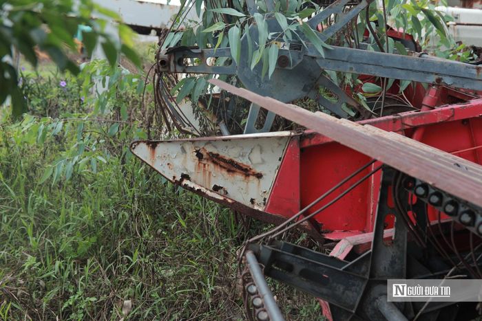 Dầu nhớt, nhiên liệu, ắc quy hay các vật liệu dễ phát sinh chất thải của các phương tiện này không được thu gom, xử lý đúng quy định, có nguy cơ ô nhiễm đất và nguồn nước.