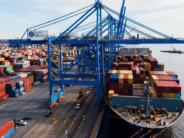 Kim ngạch xuất nhập khẩu tiếp tục tăng trưởng mạnh trong nửa đầu năm 2026, song nền kinh tế vẫn phụ thuộc lớn vào nguyên liệu nhập khẩu và khu vực FDI.
