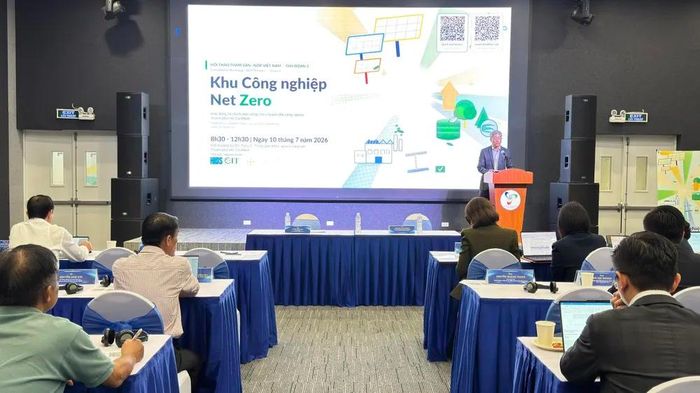 Ông Phạm Bình An, Phó Viện trưởng Viện Nghiên cứu phát triển TPHCM phát biểu tại hội thảo. Ảnh: ĐÌNH DƯ.