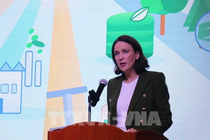 Bà Kate Wallace, Tổng Lãnh sự Australia tại Thành phố Hồ Chí Minh phát biểu tại hội thảo. Ảnh: Thanh Vũ - TTXVN