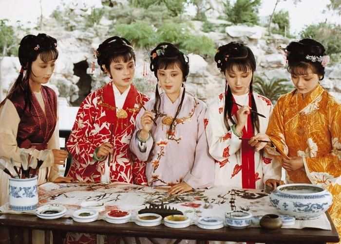 Hồng Lâu Mộng 1987 là một kiệt tác truyền hình kinh điển với điểm đánh giá 9.7 trên Douban. Ảnh: Weibo