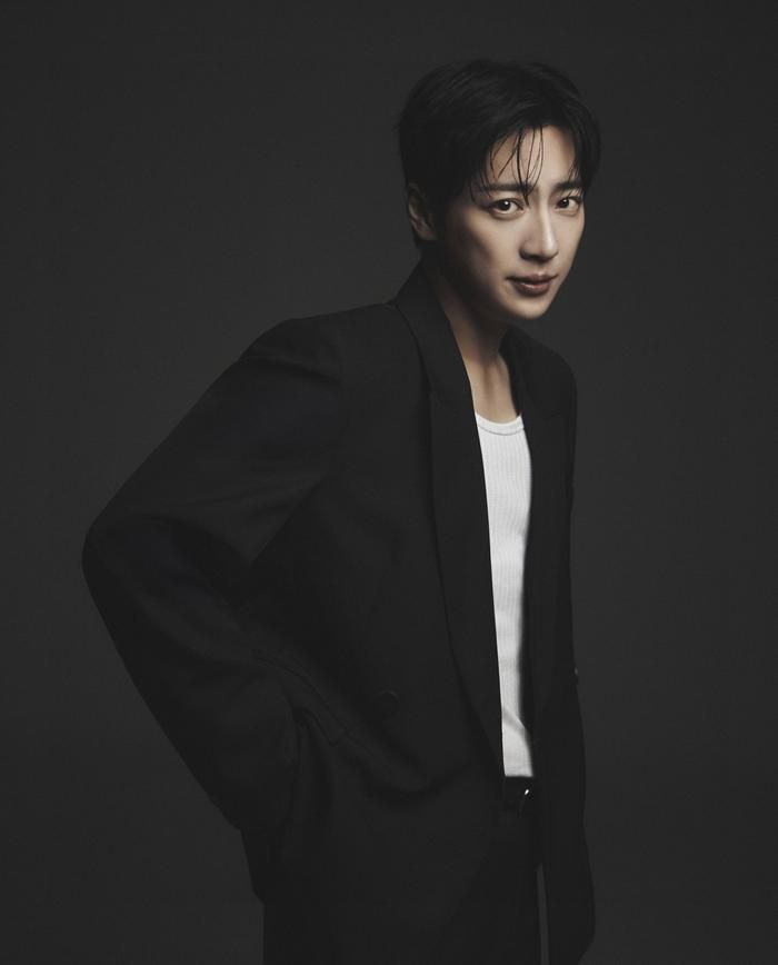 Visual điển trai của Lee Sang Yeob gây thương nhớ. (Nguồn: Instagram nhân vật)
