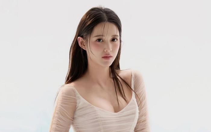 Những hình ảnh đời thường của Nam Bo Ra sau khi vừa sinh nở nhận được nhiều lời khen từ cư dân mạng.