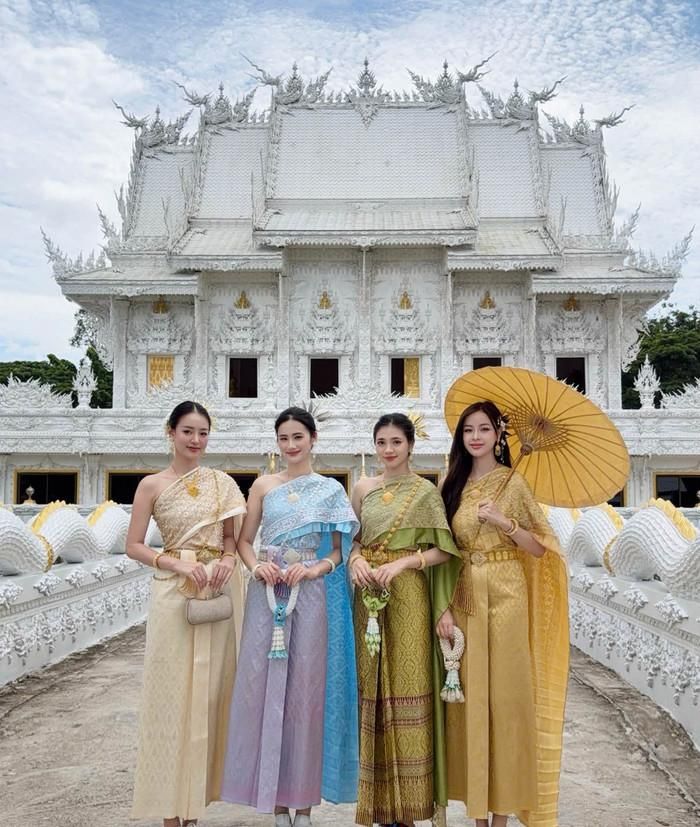 Hoa hậu Ý Nhi cùng hội chị em xuất hiện tại Thái Lan. (Nguồn: FBNV)