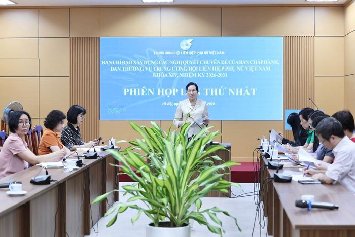 Bà Lê Thị Thủy, Ủy viên TƯ Đảng, Bí thư Đảng ủy, Chủ tịch Hội LHPN Việt Nam, Trưởng Ban Chỉ đạo, phát biểu khai mạc phiên họp